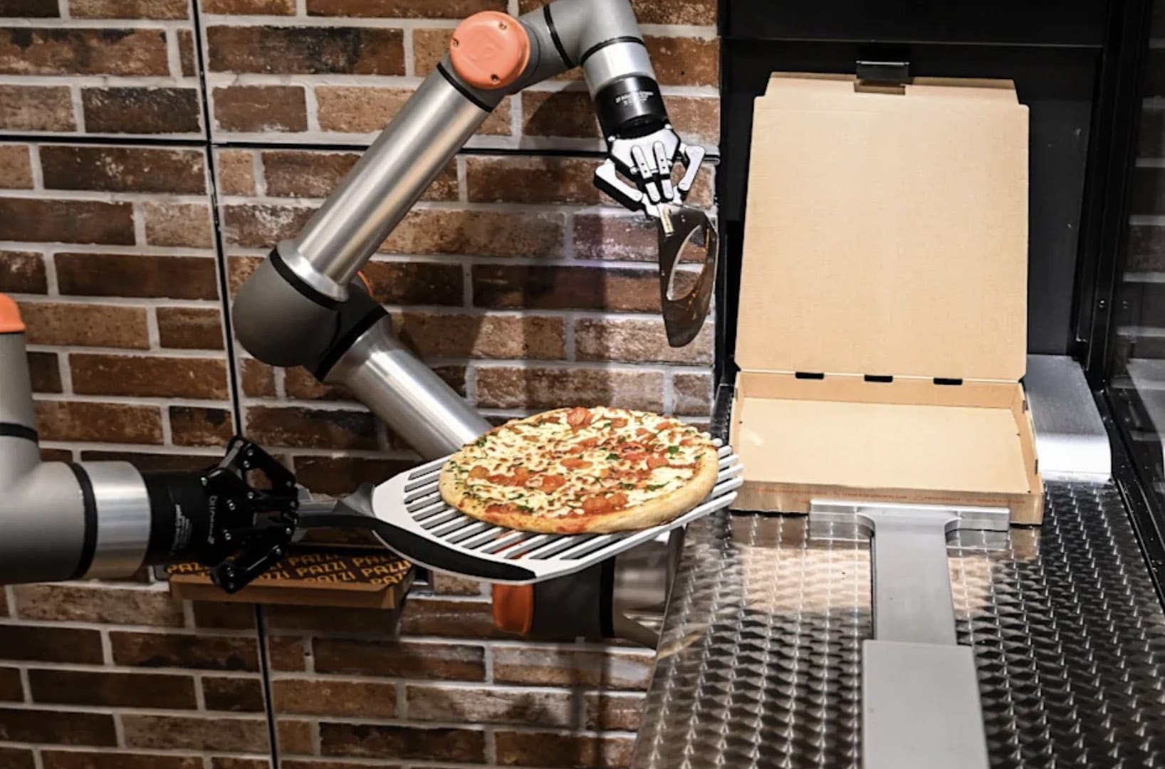 Pazzi - The World’s First Autonomous Pizza Robot