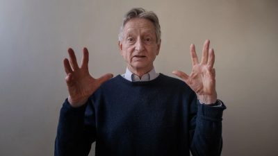 Geoffrey Hinton Warns AI Could Cause Extinction